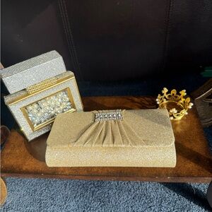 Elegant Gold Clutch with Glitter and Rhinestone Detail